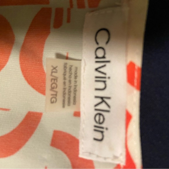Calvin Klein shell/tank. Sz XL. like new. $27 - Picture 2 of 2